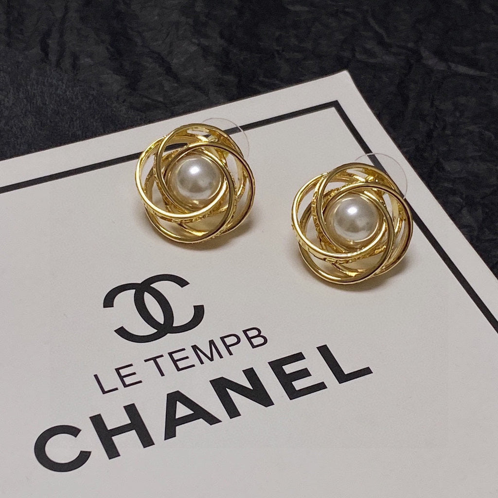 18K  Chanel Pearl Earrings