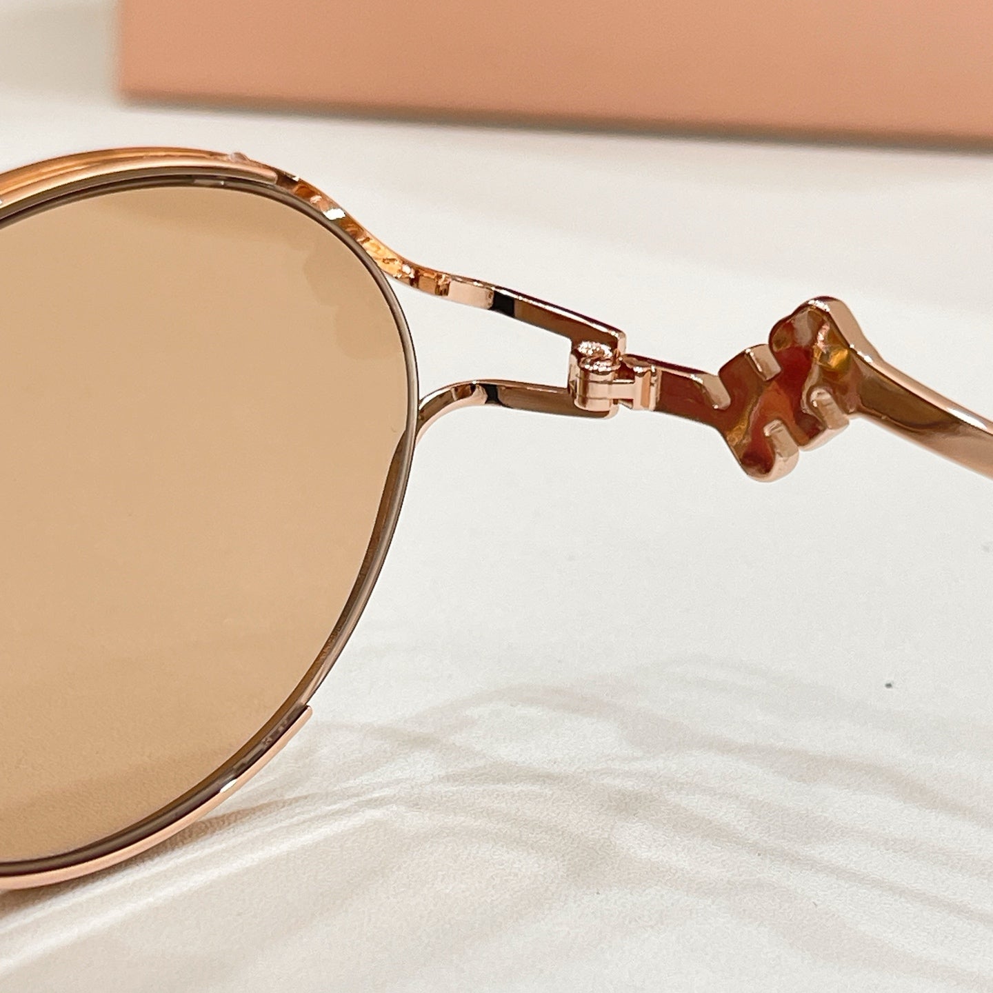 MiuMiu Sunglasses-Smu73w